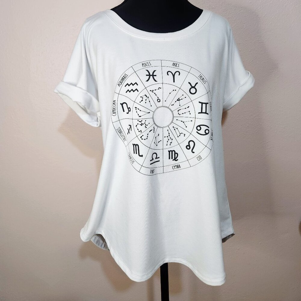 ⭐Rae Dunn Celestial Astrology Sign Short Sleeve Top Sweatshirt Large⭐